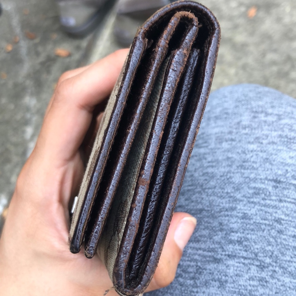 Authentic Gucci wallet - Picture 4 of 8